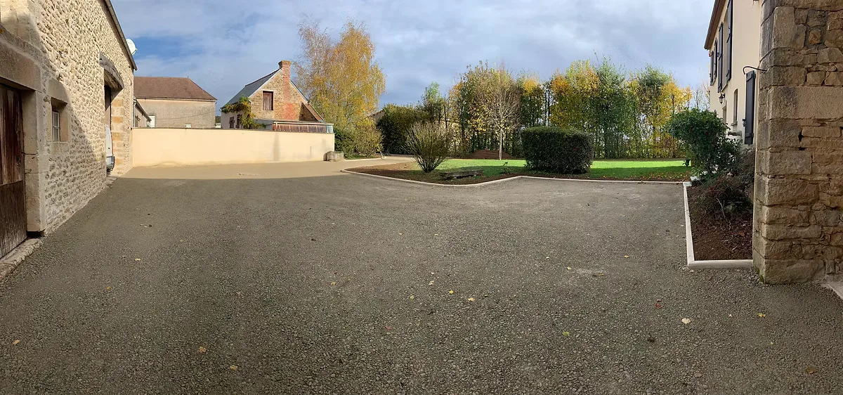 Cour en gravier compacté après terrassement